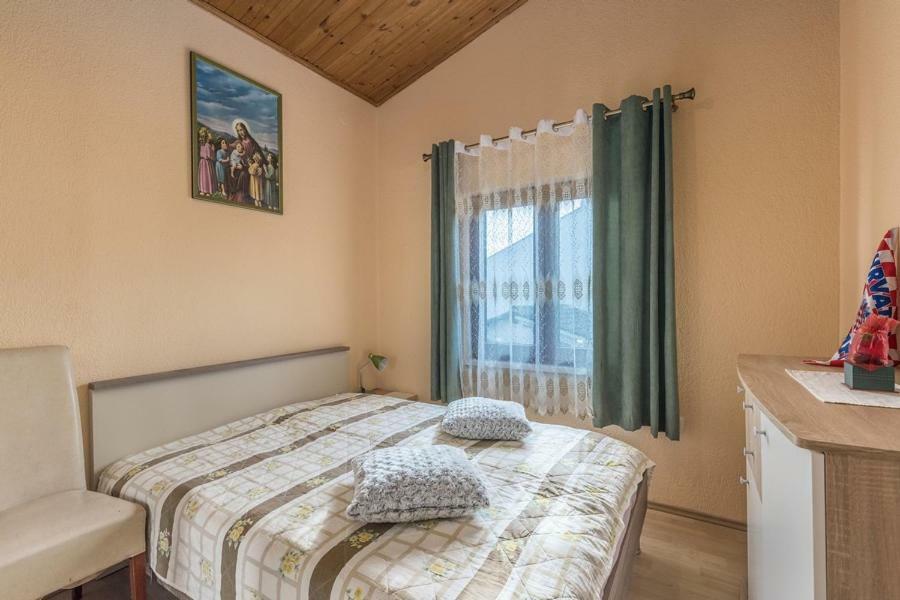 Apartment Lion Новиград Екстериор снимка